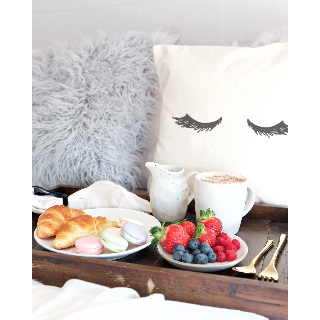 Mascara Closed Eyelashes Pillow Cover